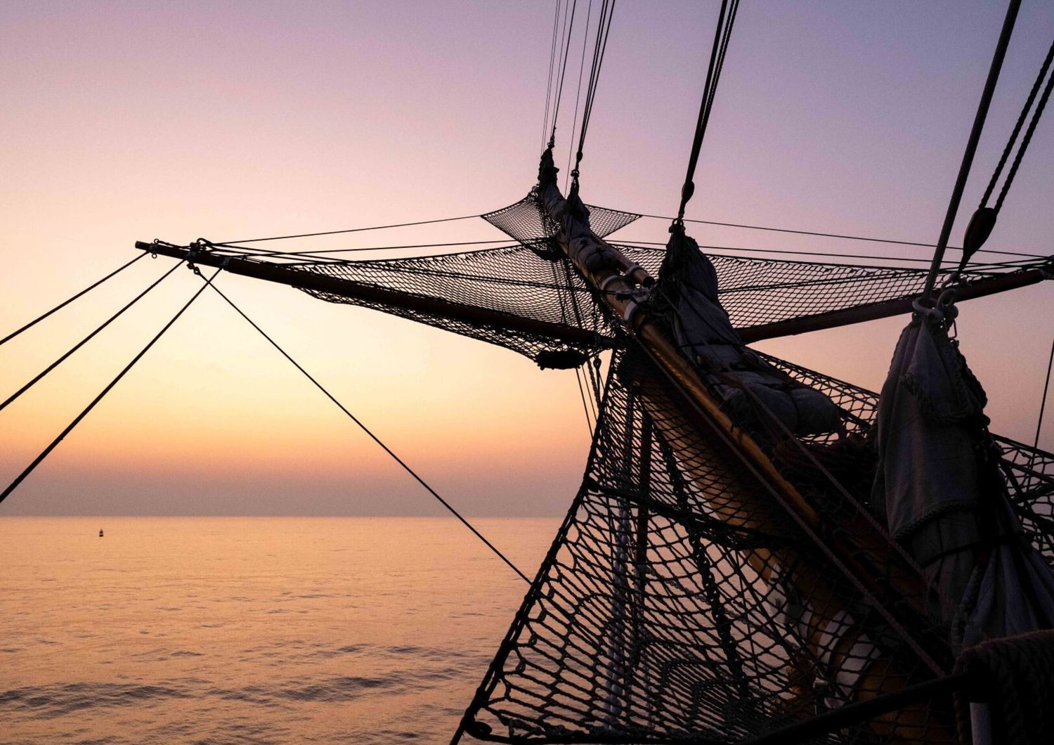 la nave amerigo vespucci ad abu dhabi