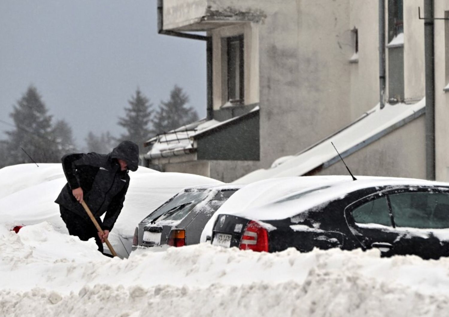 balcani centinaia di migliaia senza elettricita per neve