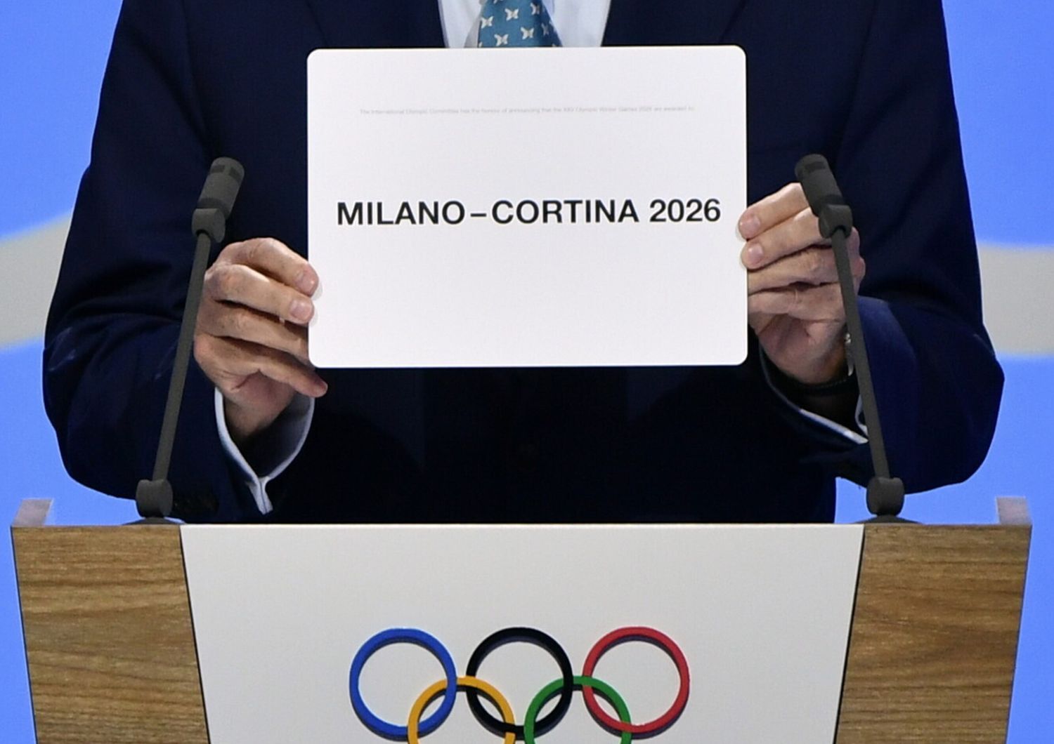 Il momento dell'assegnazione delle Olimpiadi invernali 2026 a Milano-Cortina