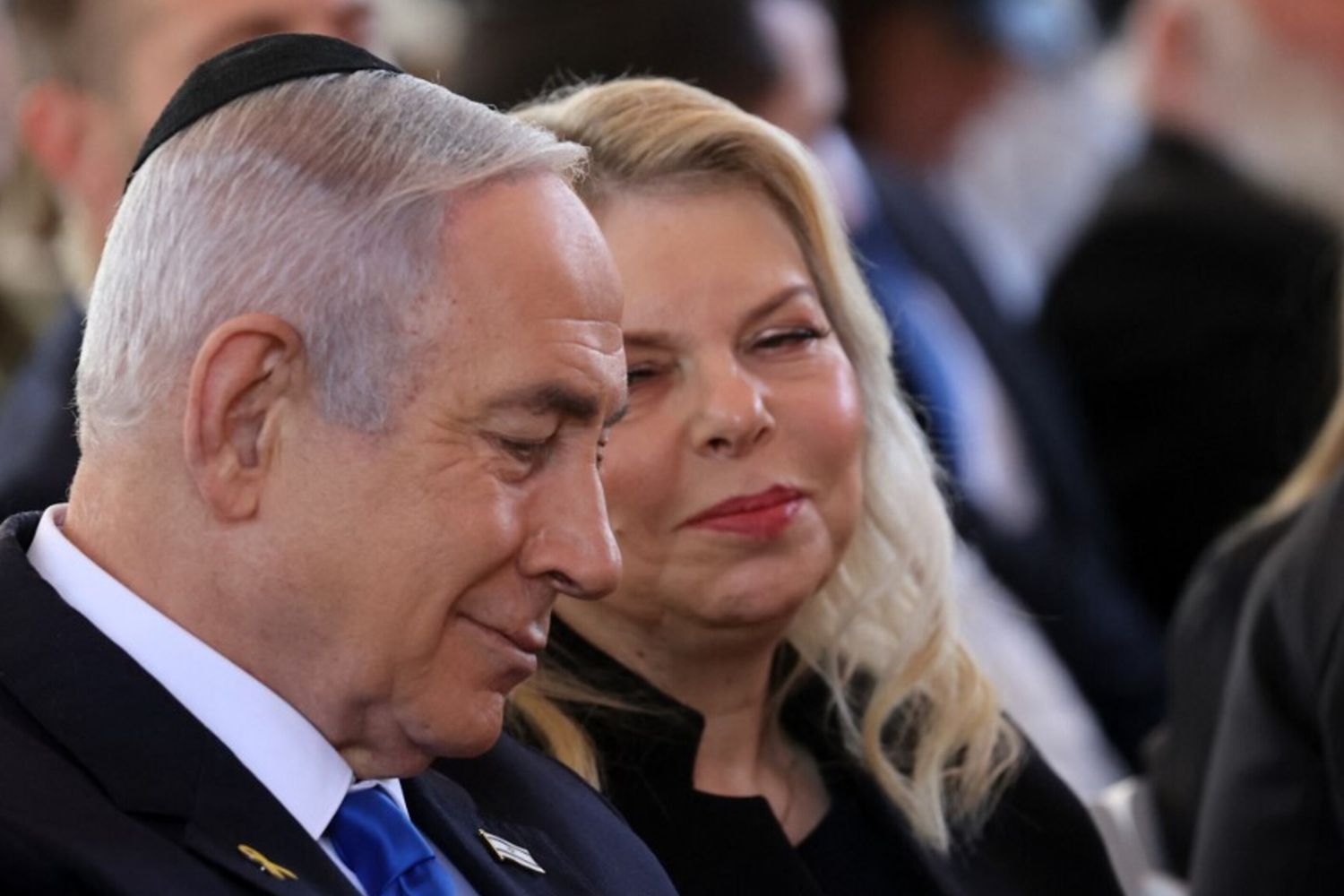Cerca di intimidire un testimone nel processo al marito, guai in arrivo per Sara Netanyahu