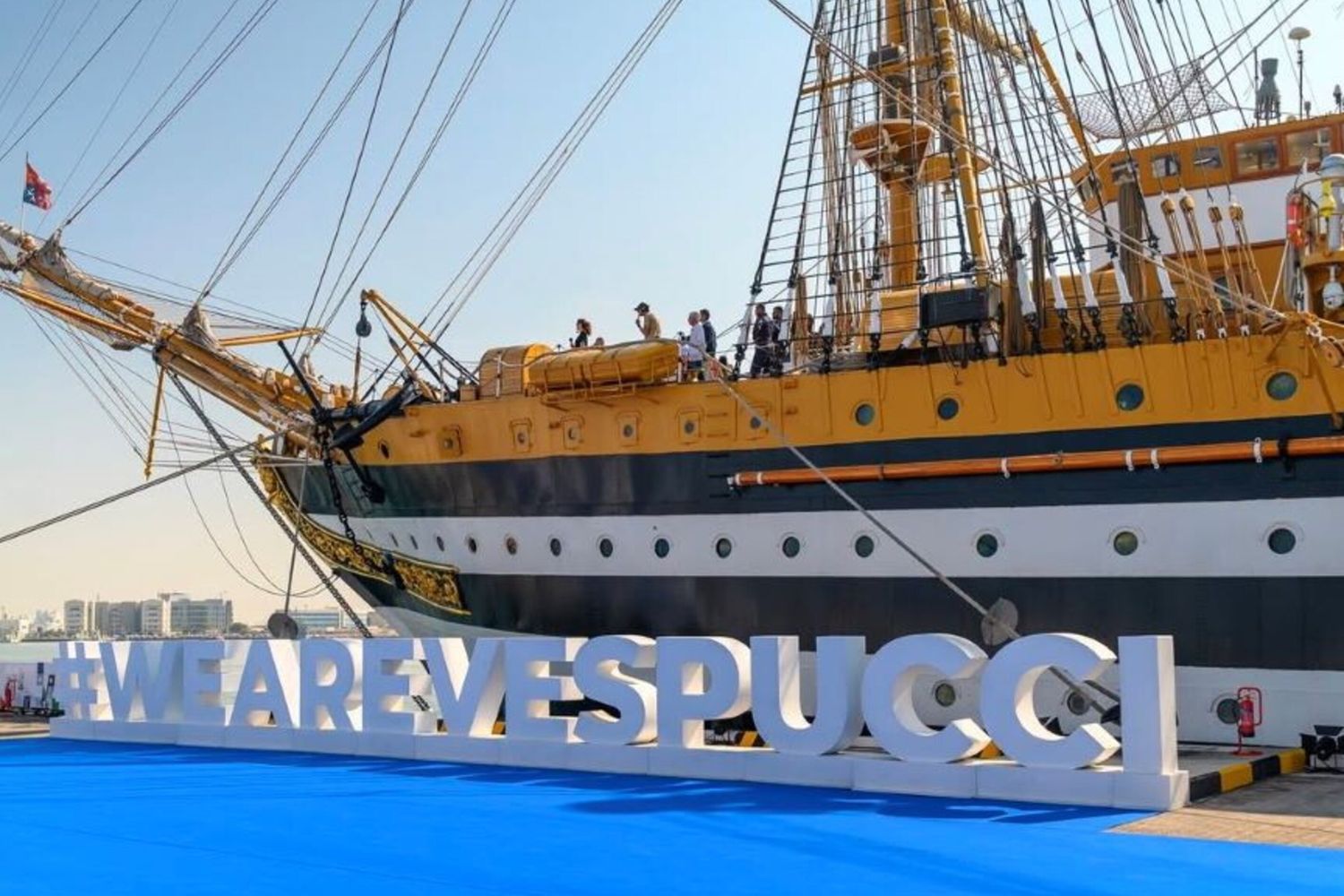 La nave Amerigo Vespucci ad Abu Dhabi (EAU)