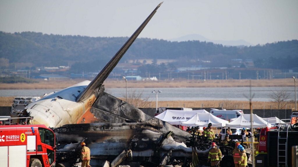 Sud Corea, un aereo esce di pista e si schianta. 181 a bordo, due i sopravvissuti