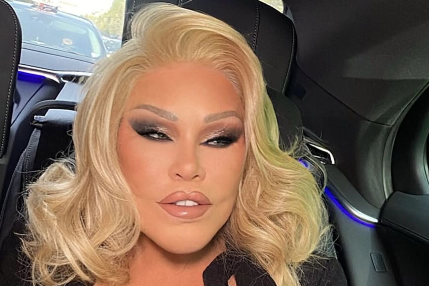 È morta la donna-gatto