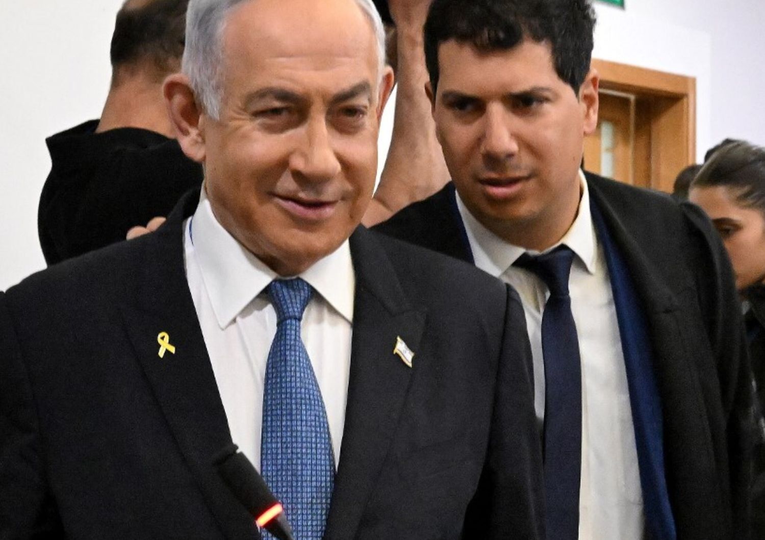 israele netanyahu dimesso da ospedale ringrazia medici