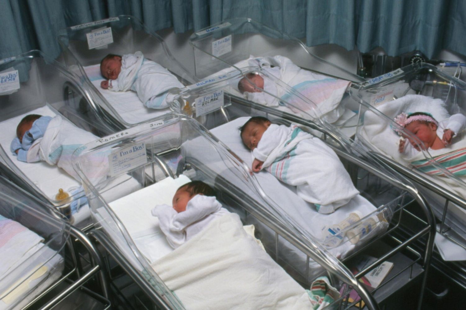 Nursery, reparto maternità, neonati, culle (Agf)