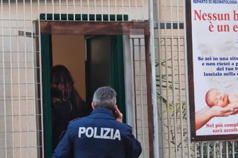 neonato morto a bari sotto lente il funzionamento culla