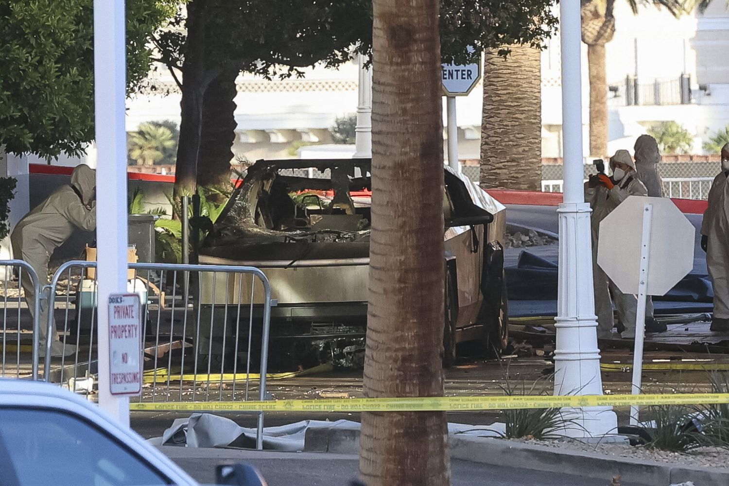 Si fa saltare in aria davanti al Trump Hotel