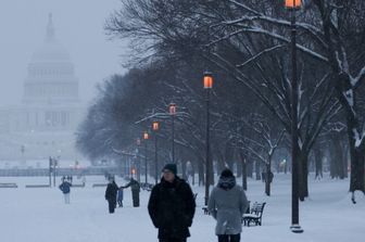 Prima tempesta invernale negli Usa, 5 morti e traffico aereo in tilt