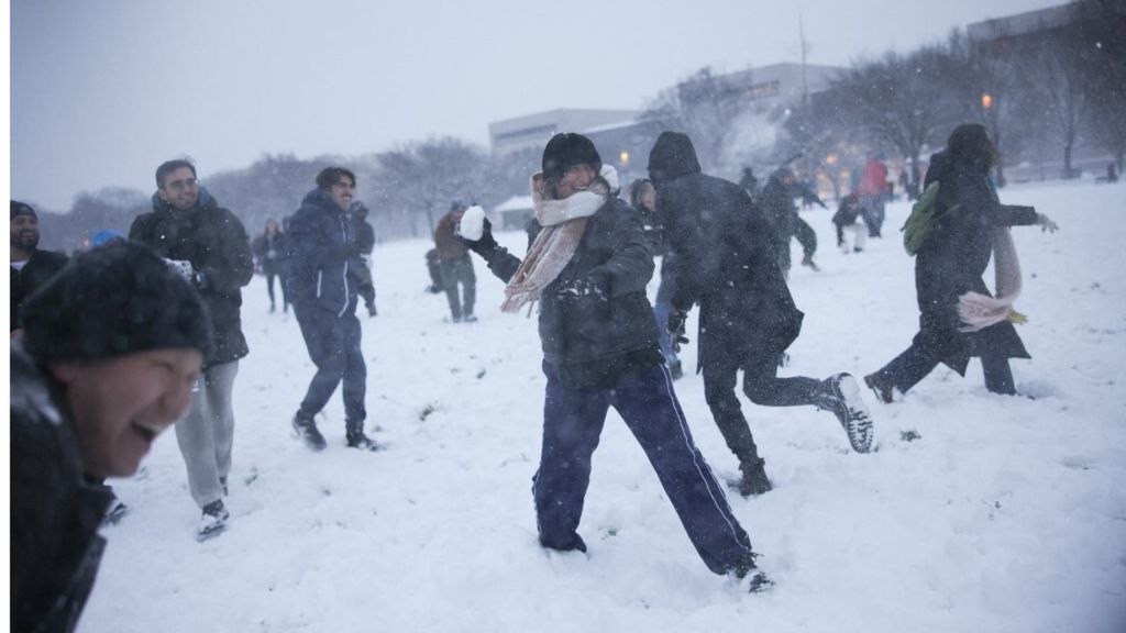 Prima tempesta invernale negli Usa, 5 morti e traffico aereo in tilt