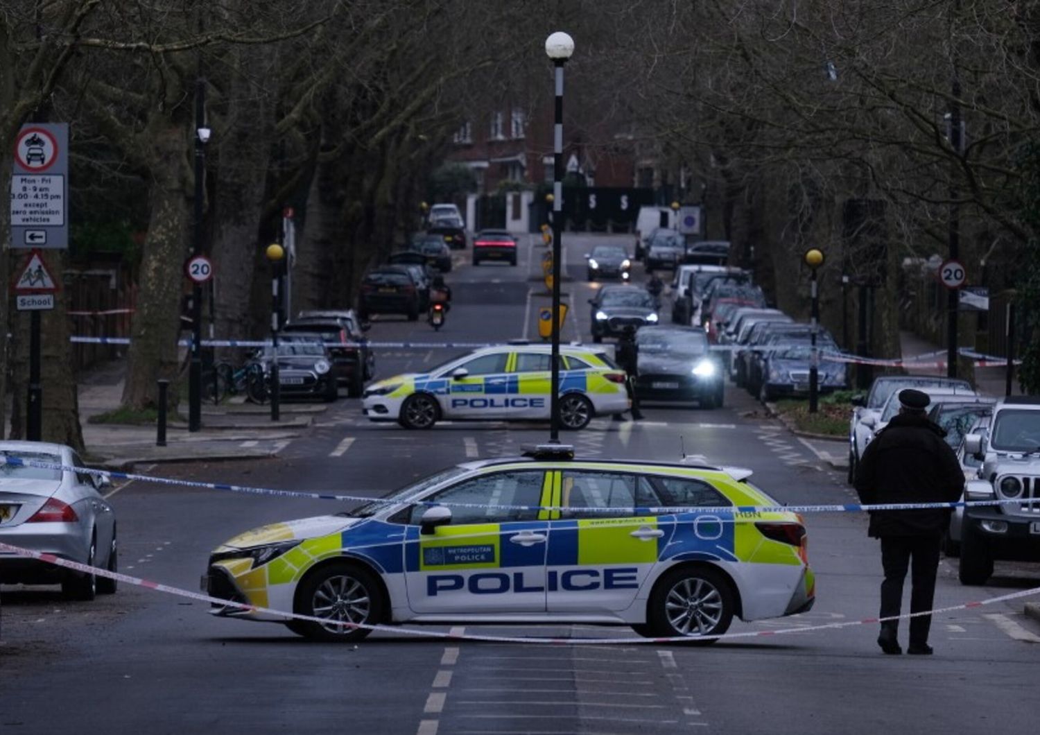 londra chiusa regents street per allarme bomba