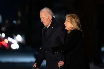 &nbsp;fiamme incendi los angeles biden annulla viaggio italia