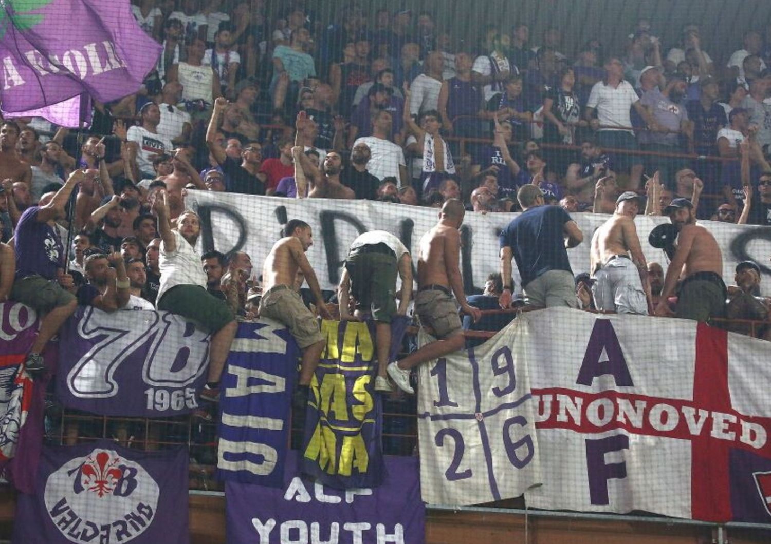 Tifosi della Fiorentina in trasferta