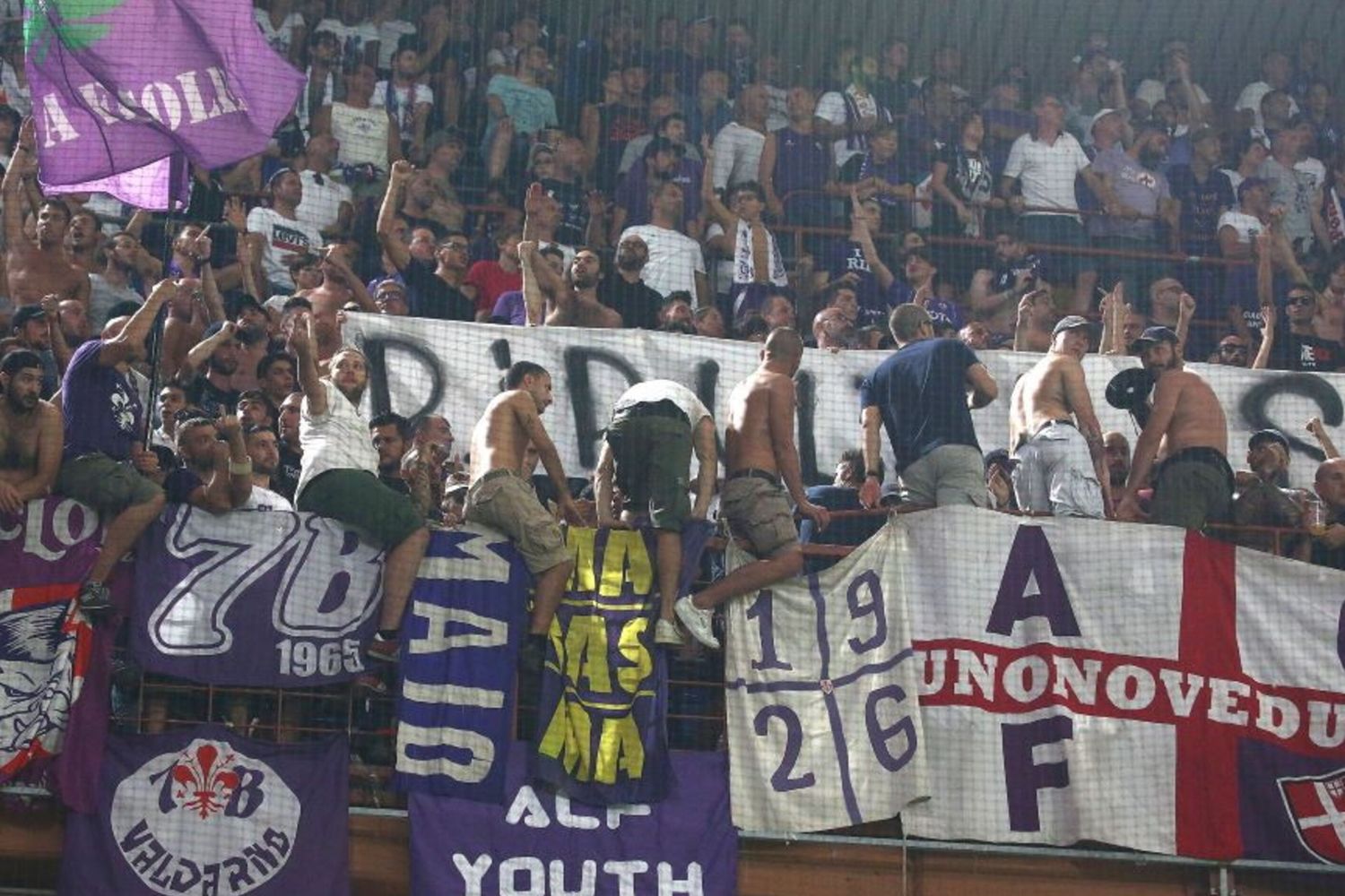 Tifosi della Fiorentina in trasferta