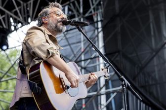 Brunori Sas presenta ultimo album