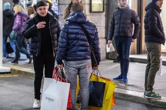 Saldi, Firenze regina dello shopping ma a Milano c'è lo scontrino più alto