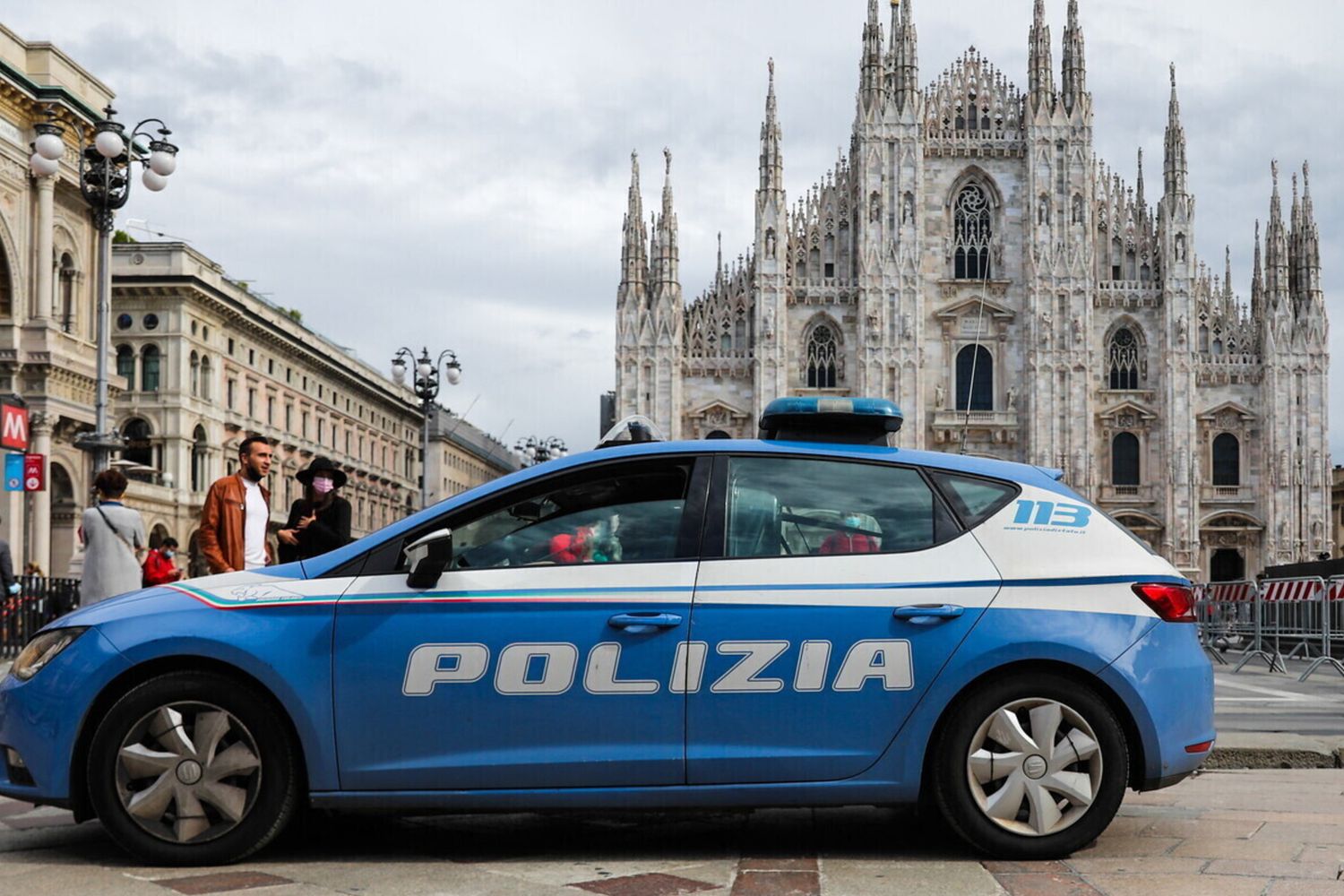 Sequestrano un 20enne per rapinarlo, tre fermi a Milano