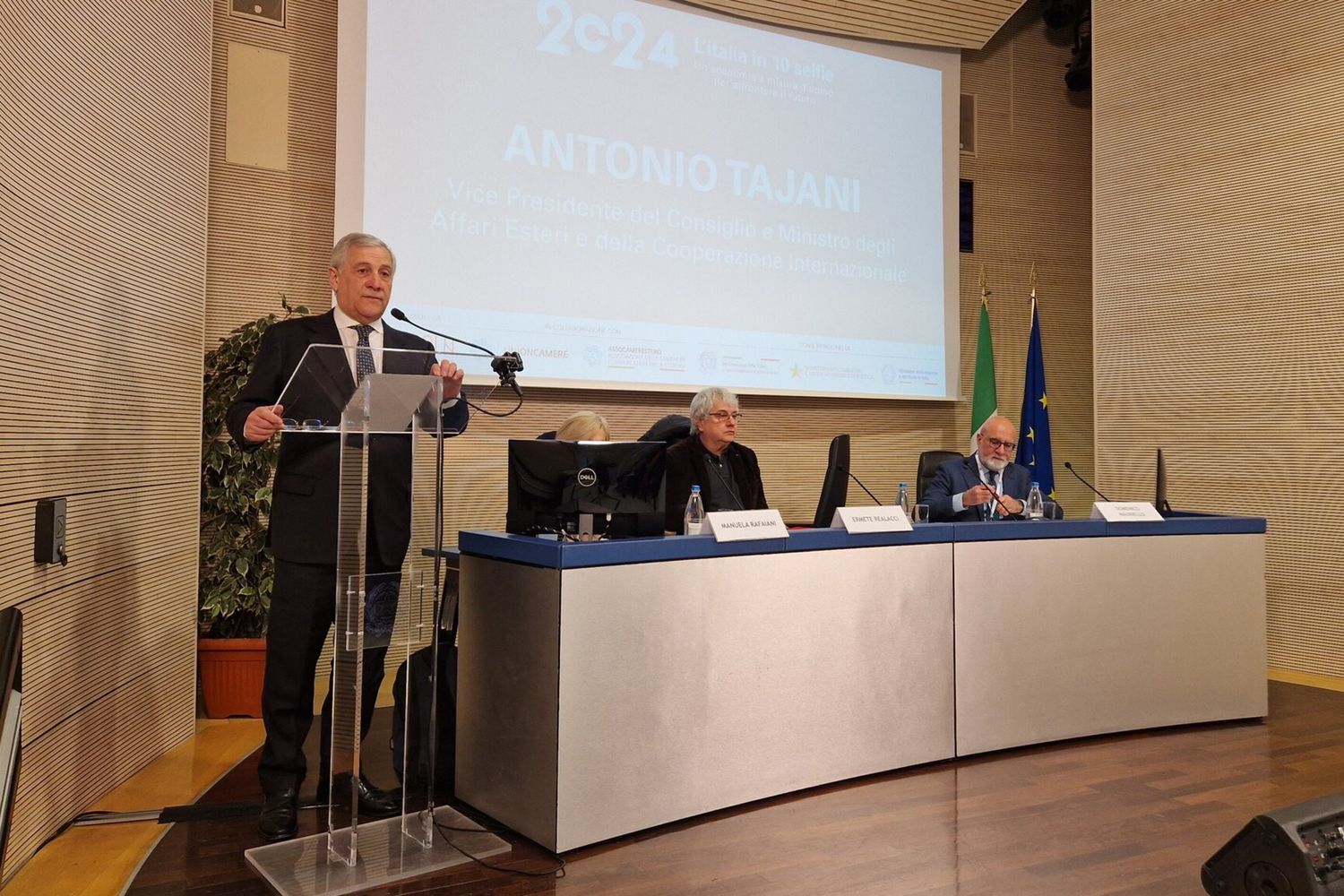 Il ministro Tajani punta sulla diplomazia della crescita