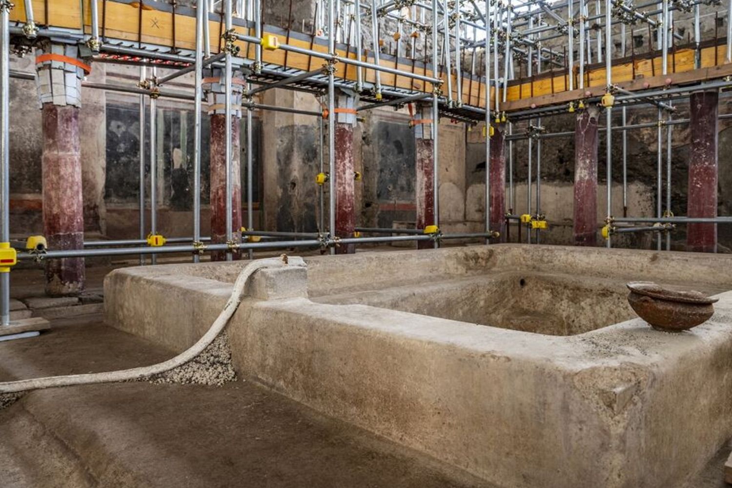 Peristilio Frigidarium Regio IX