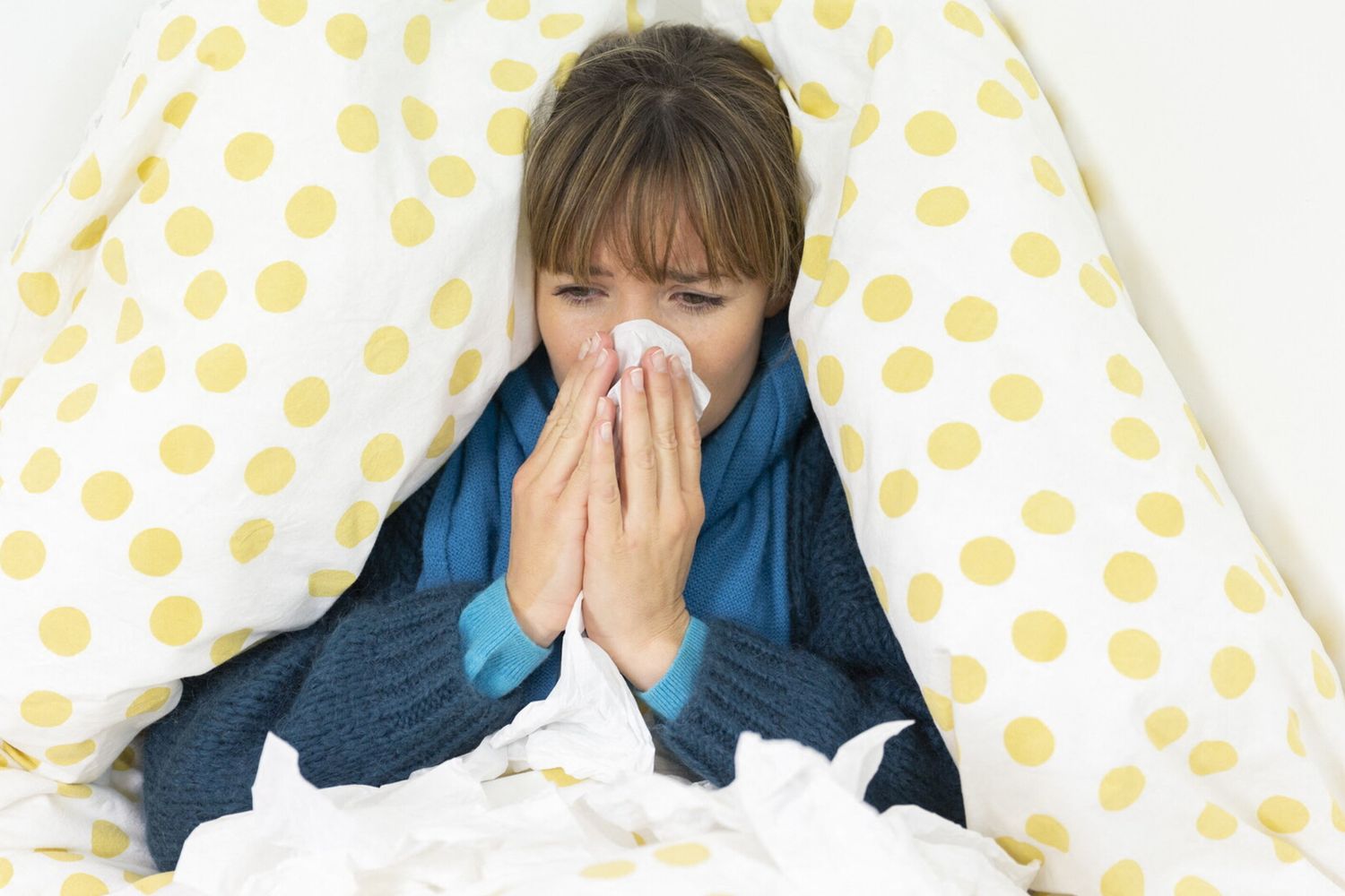 Tutti a letto con febbre e raffreddore, 840mila casi in una settimana