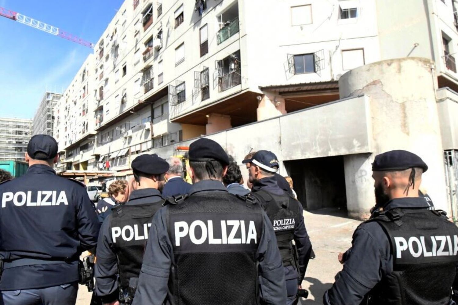 Polizia a Tor Bella Monaca