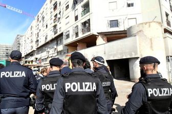 Polizia a Tor Bella Monaca