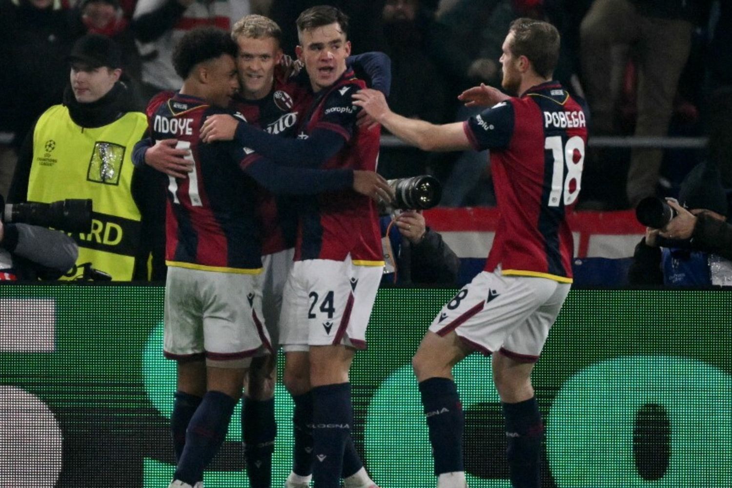 Il Bologna festeggia i primi tre punti in Champions, 2-1 al Dortmund in rimonta