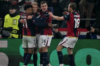 Il Bologna festeggia i primi tre punti in Champions, 2-1 al Dortmund in rimonta