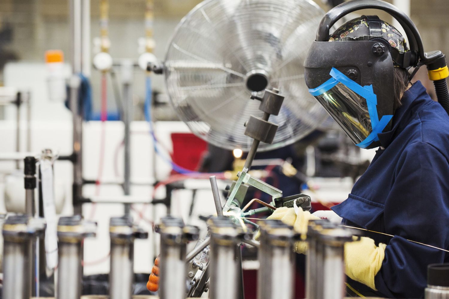 Un operaio specializzato al lavoro