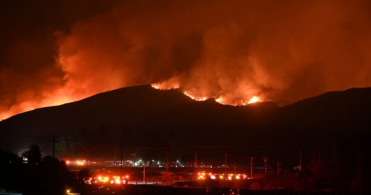 ロサンゼルス再び火災、3万1千人が避難