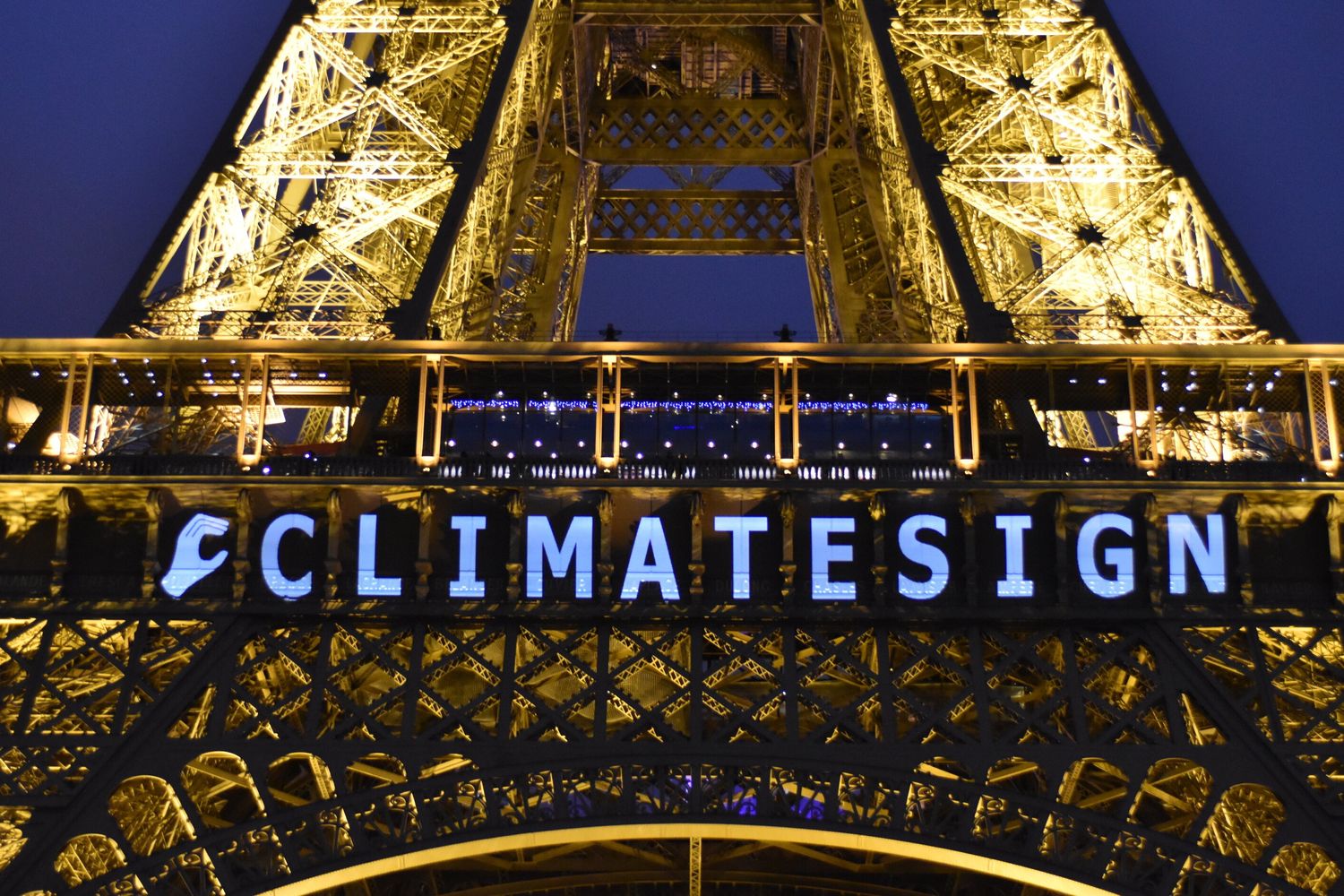 La Tour Eiffel per l'accordo di Parigi