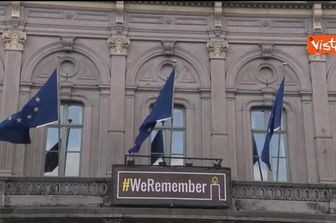 "We Remember", sull'Europa Building di Bruxelles l'omaggio per il Giorno della Memoria