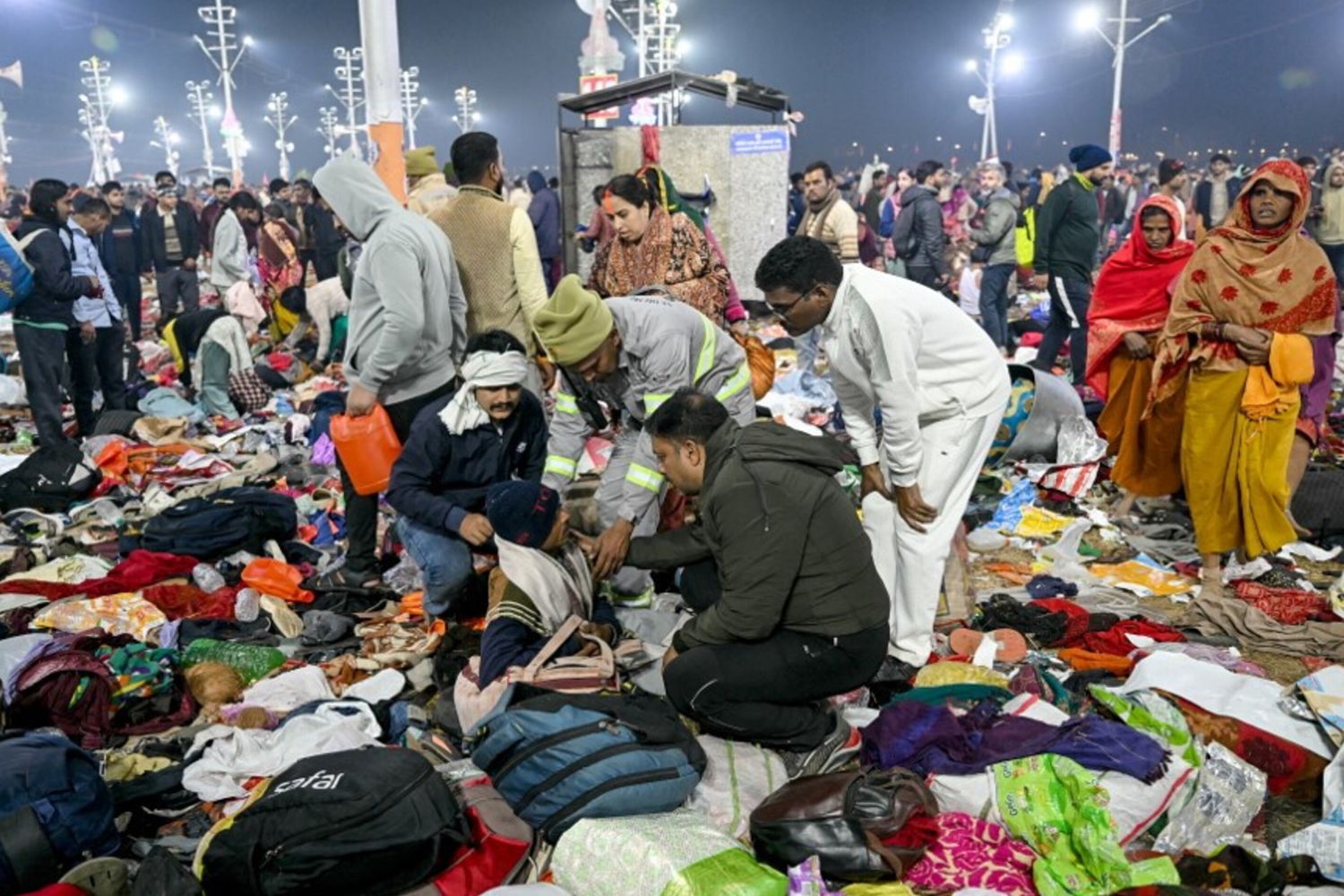 Kumbh Mela, soccorsi dopo la calca