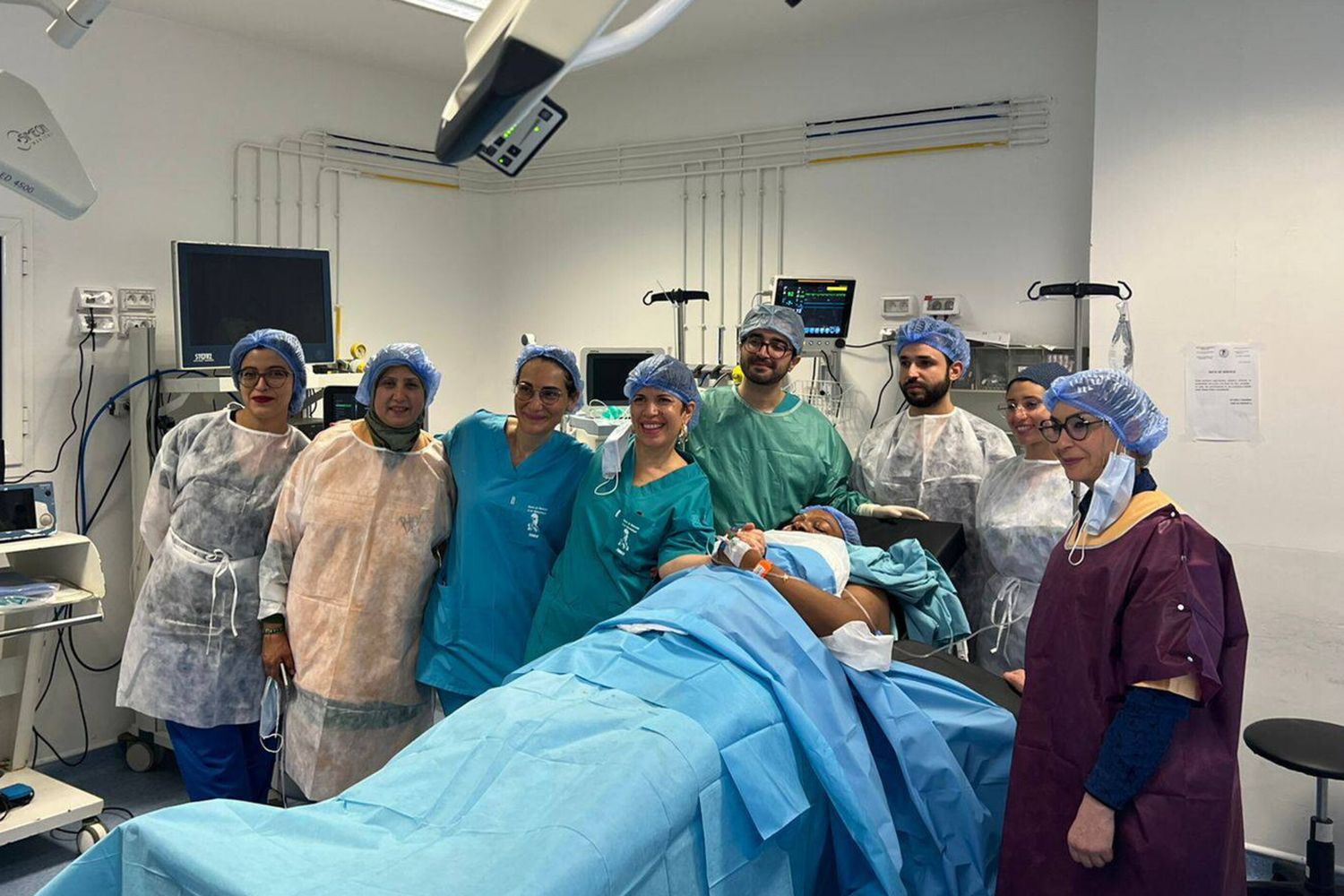 En Tunisie une médecin italienne sauve un grand prématuré