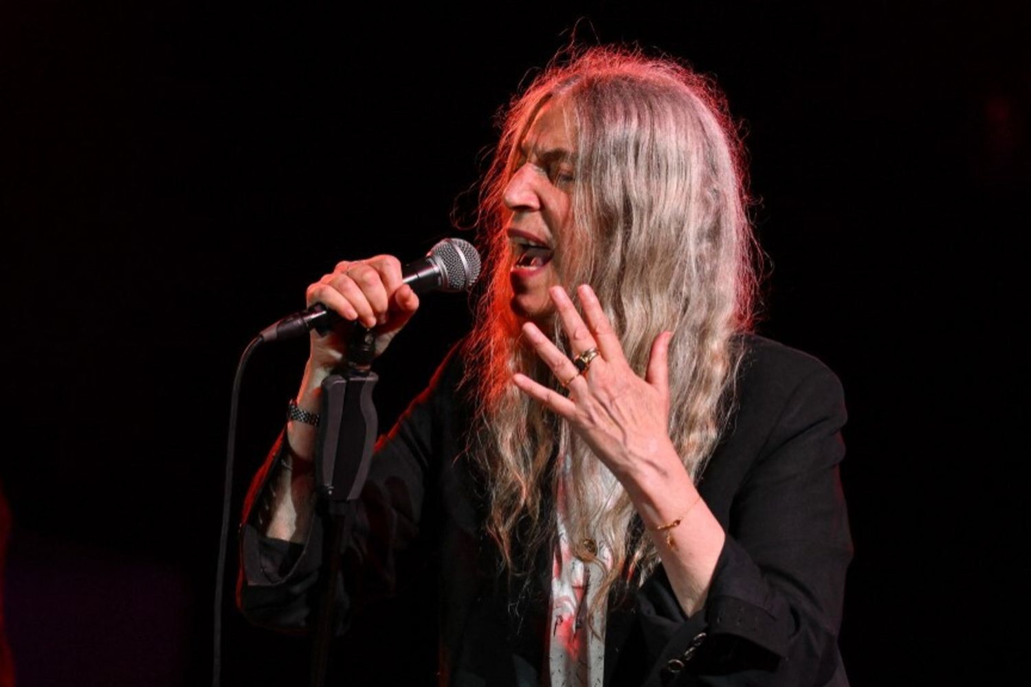 Lieve malore sul palco in Brasile per Patti Smith