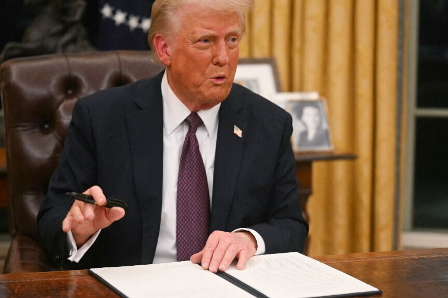 Raffica di ordini esecutivi. Il ritorno di Trump