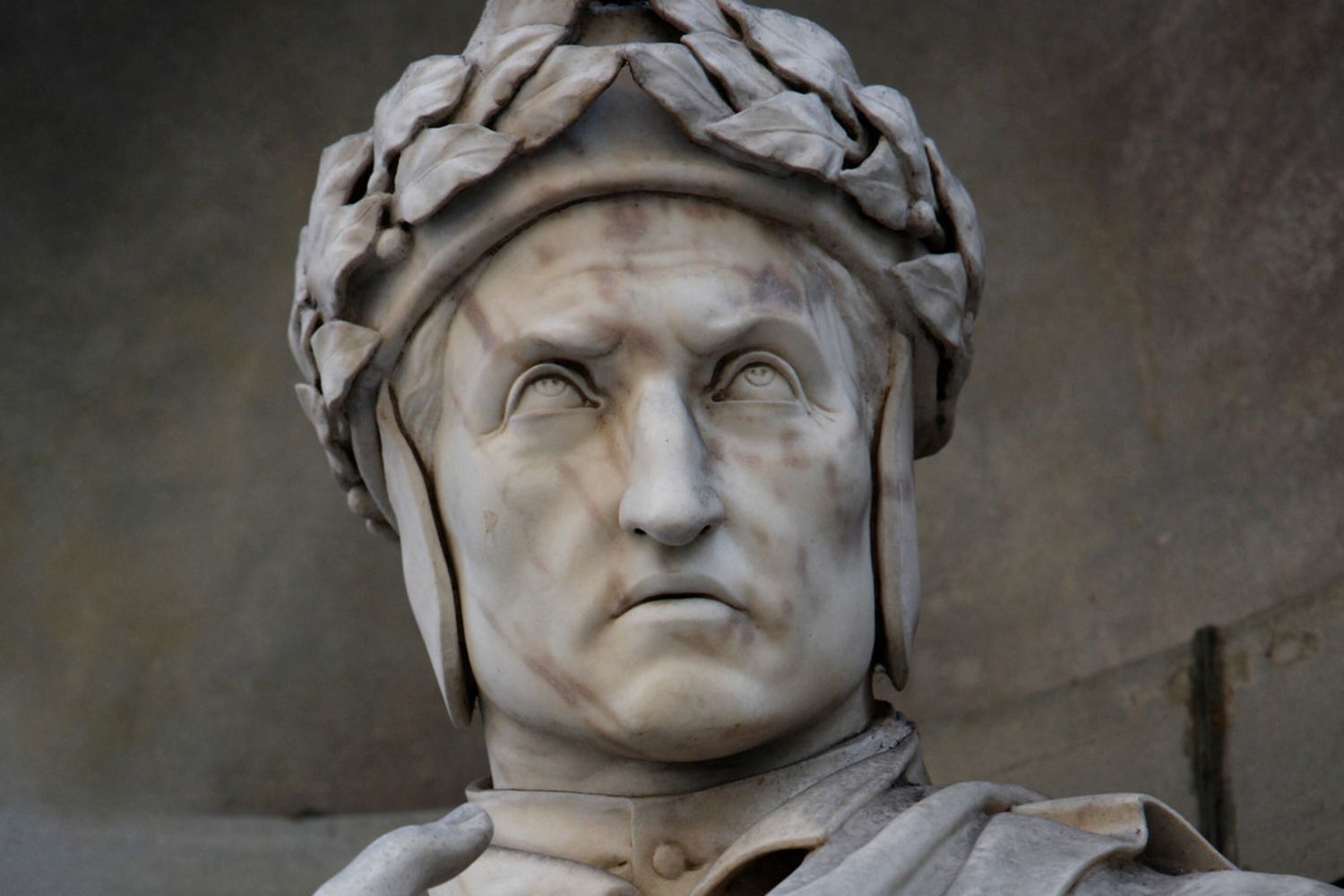 Statua di Dante Alighieri