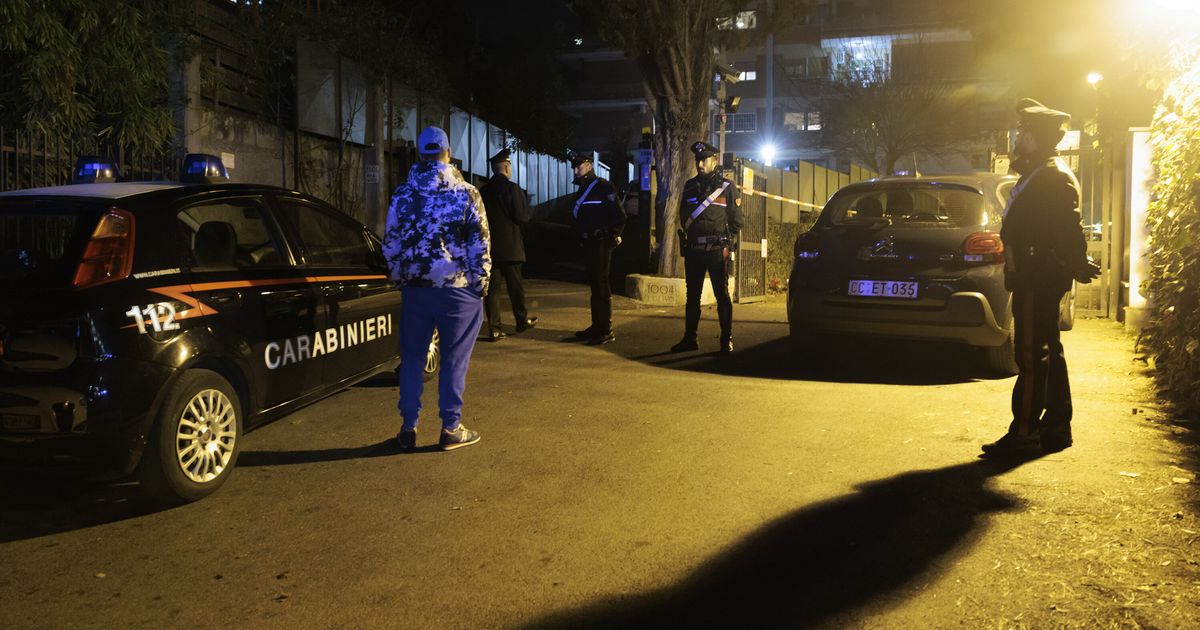 Guardia giurata esplode colpo di pistola contro un ladro a Roma