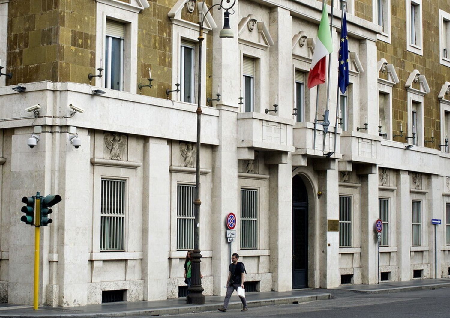 Almasri, chiesto al Csm di aprire una pratica a tutela del procuratore di Roma
