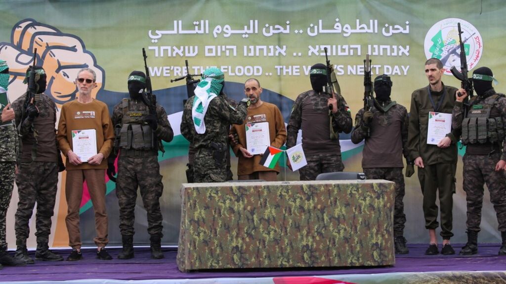 Gli ostaggi israeliani Ohad Ben Ami, Or Levy ed Eli Sharabi