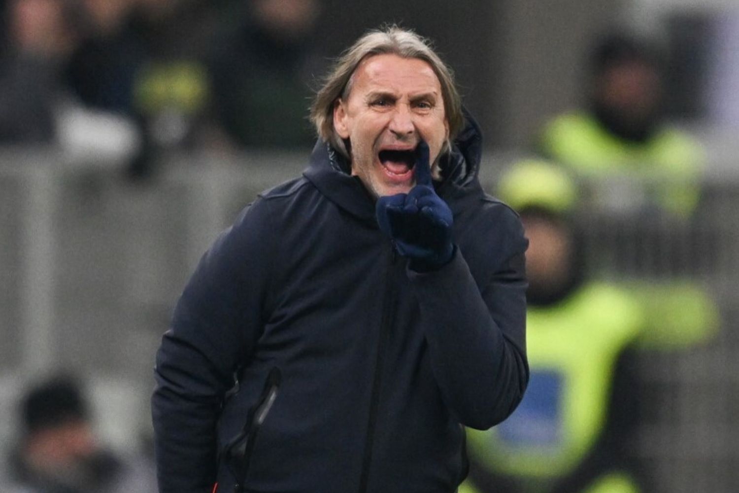 Parma sempre più nei guai nella lotta per la salvezza, il Cagliari vince 2-1 e torna a respirare