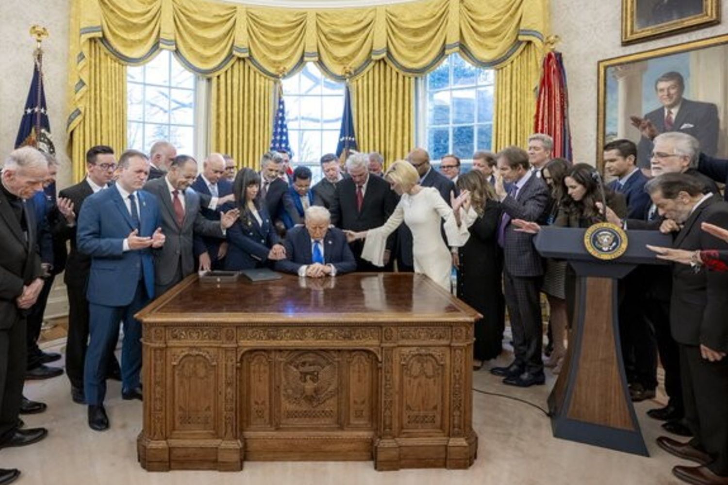 Trump apre l'"ufficio della fede" alla Casa Bianca