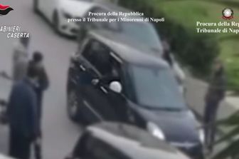 lusciano caserta spedizione punitiva ferito ragazzo per errore due arresti
