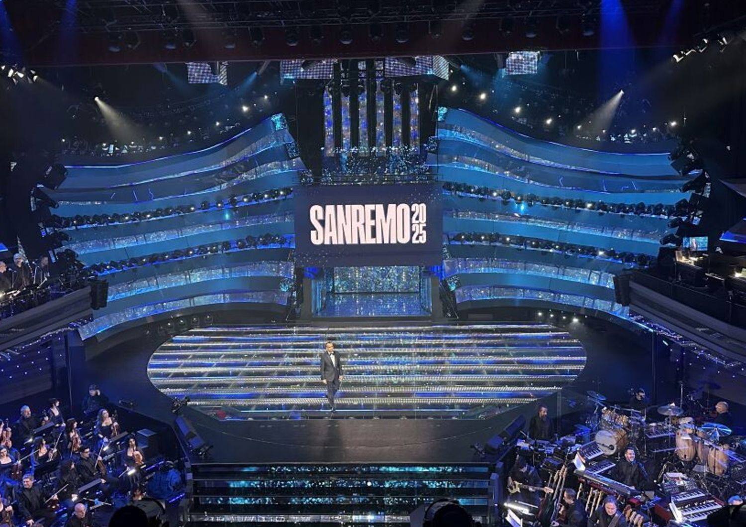 Sanremo, la quarta è la serata dei duetti