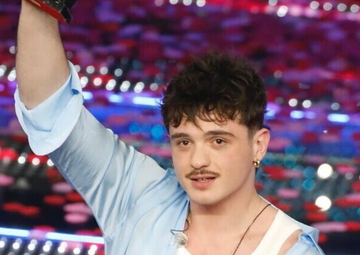 sanremo come erano vestiti i cantanti