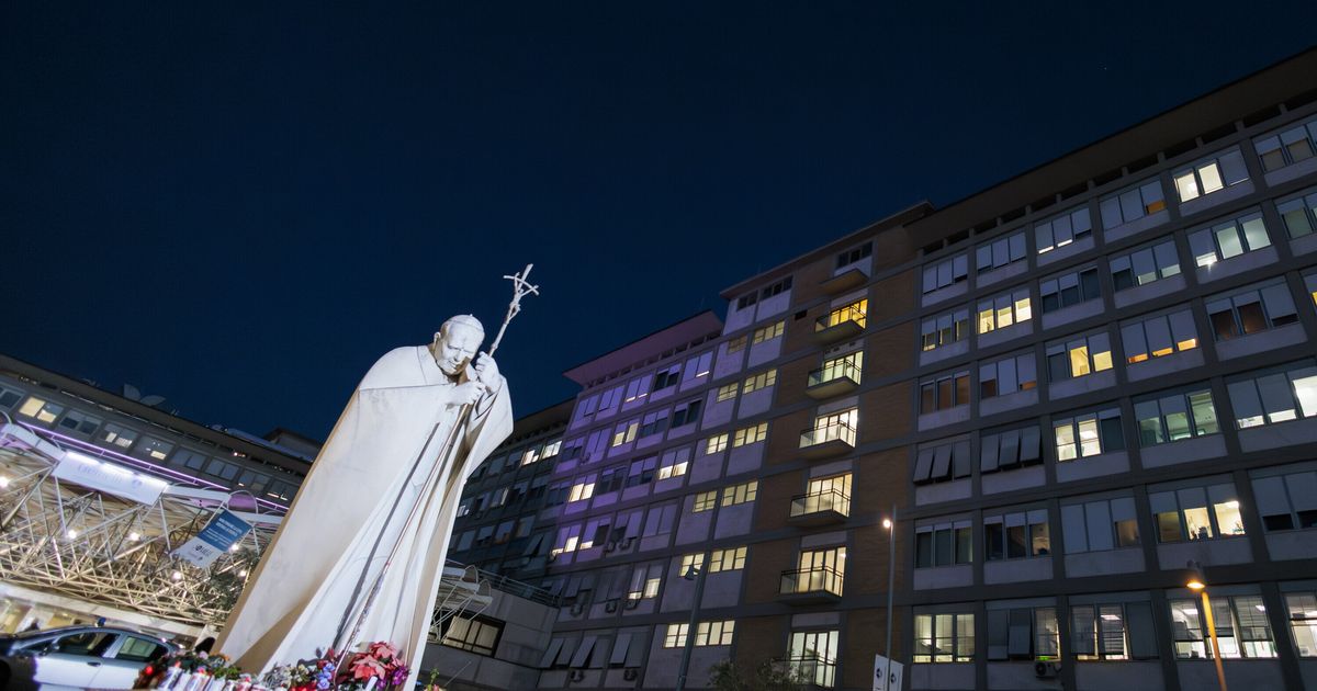 Il Papa al Gemelli, "ha riposato bene". Parolin sulle voci di dimissioni, "inutili speculazioni"