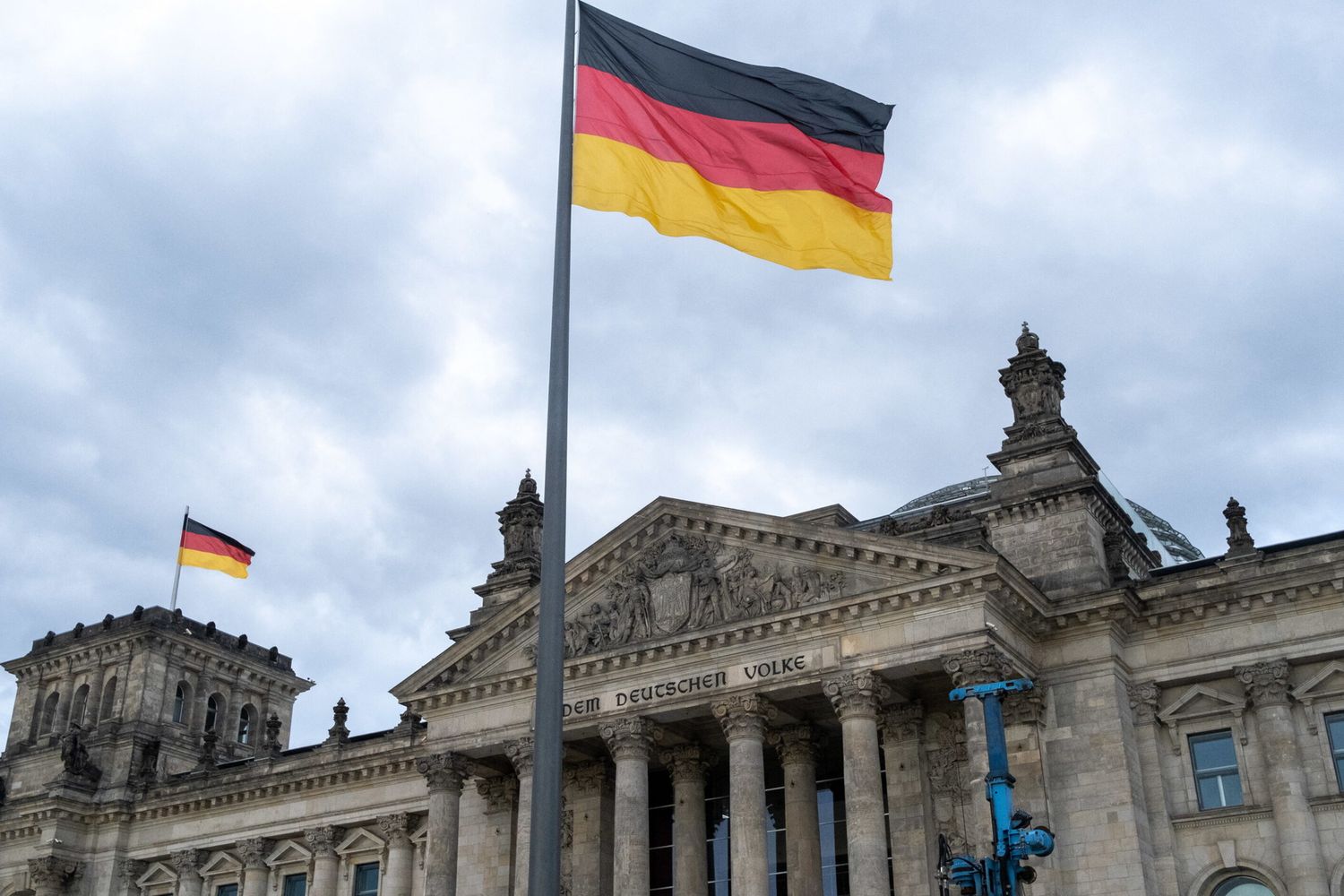 La Germania oggi al voto, urne aperte dalle 8