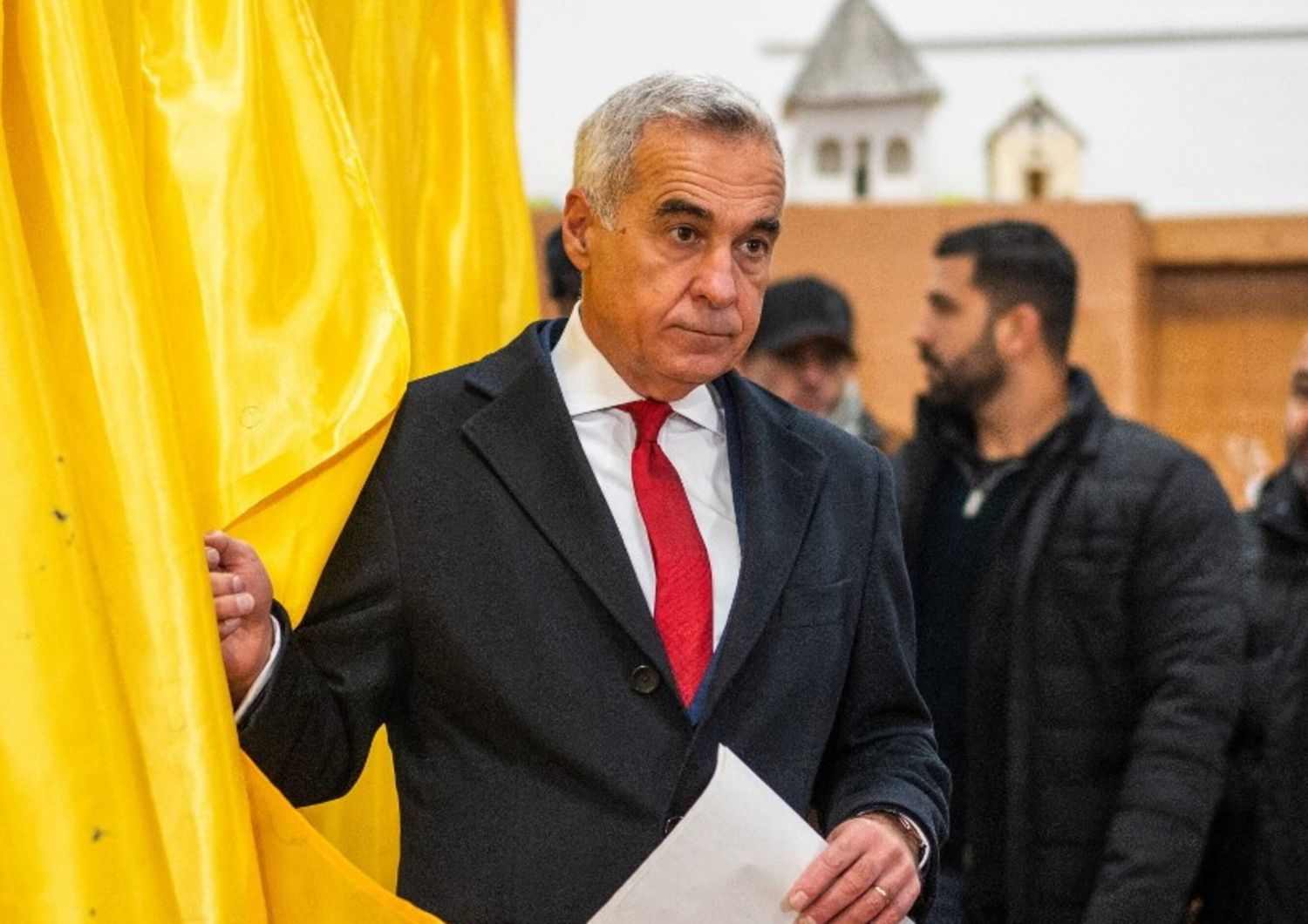 Romania, arrestato l'ex candidato alla presidenza Calin Georgescu