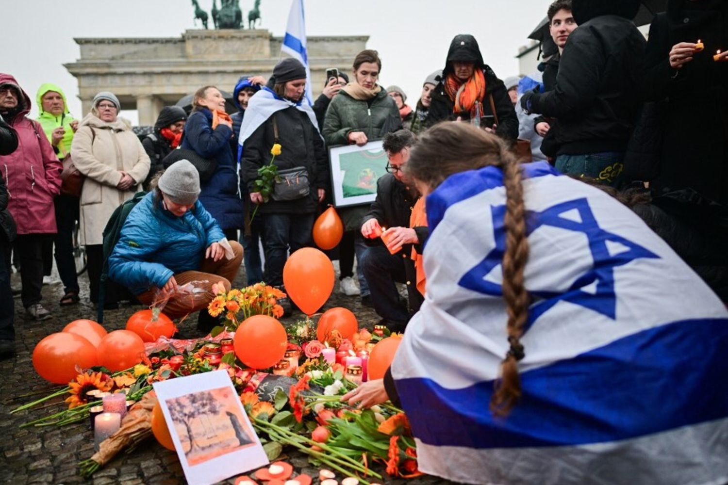 I funerali dei fratellini Bibas e della loro madre