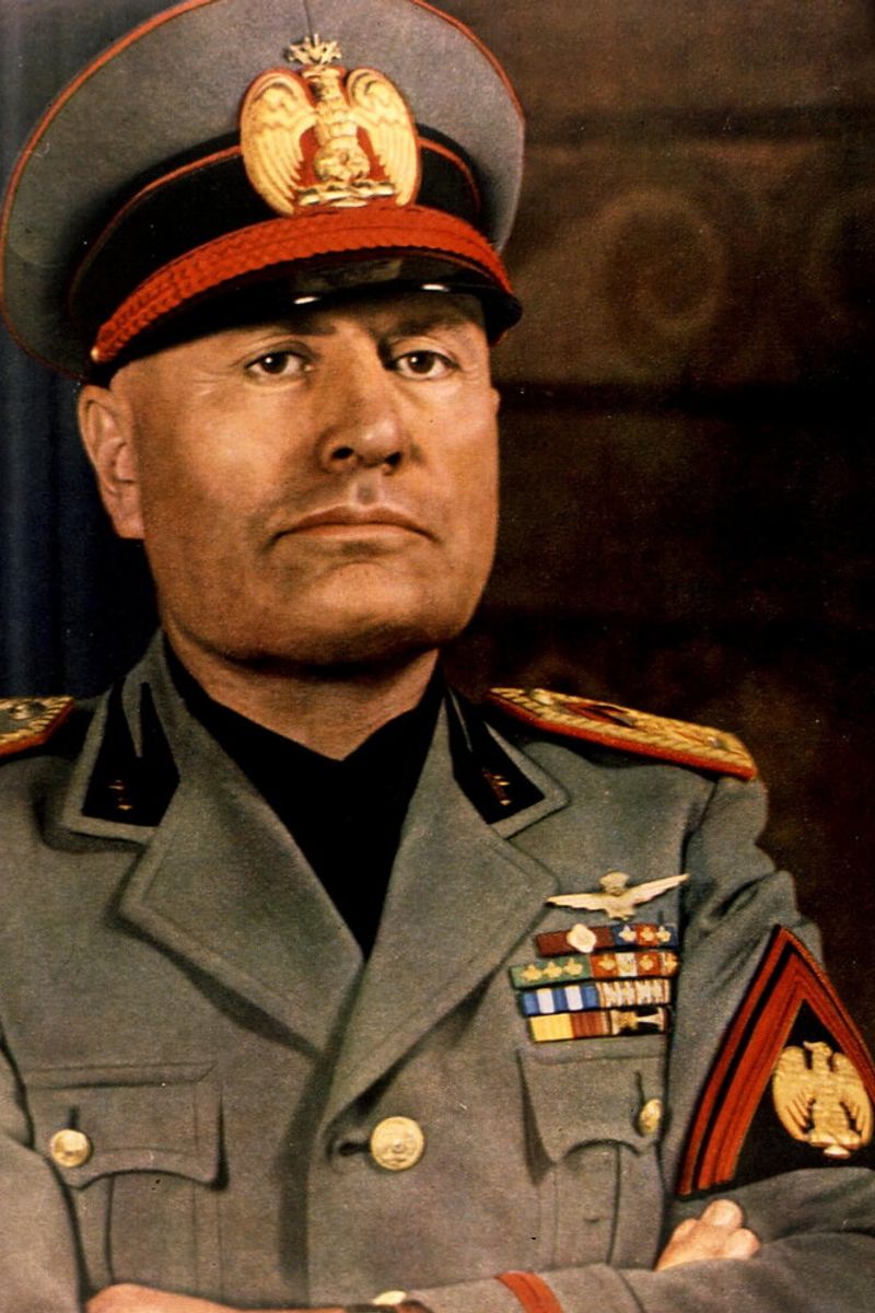 Salò dà un taglio al passato, dopo 100 anni il Duce non è più cittadino onorario
