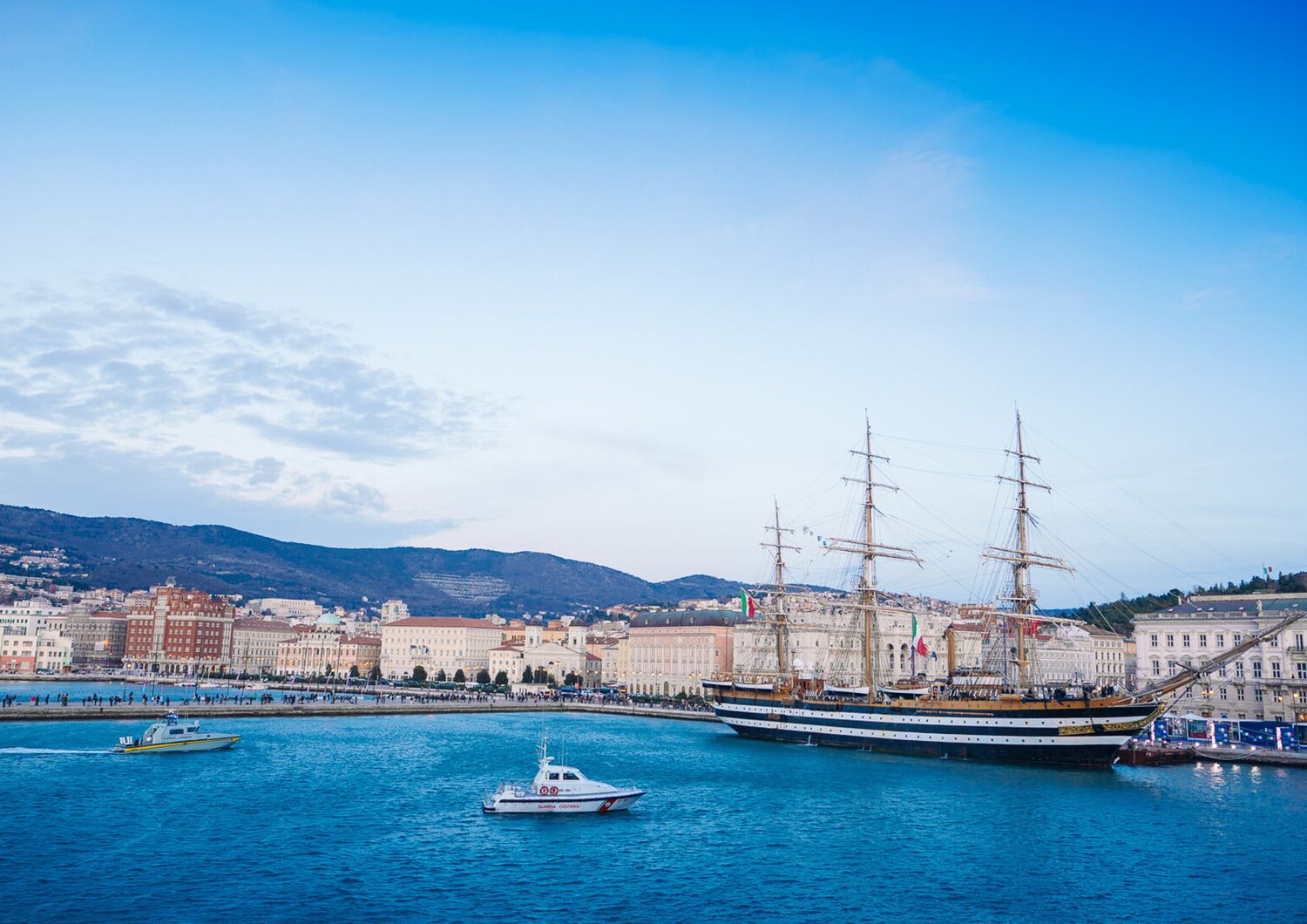 A Trieste tutti in festa per la Vespucci